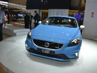 thumbnail image of Volvo V40 R Design Paris 2012