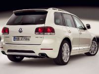 thumbnail image of VW Touareg R Line